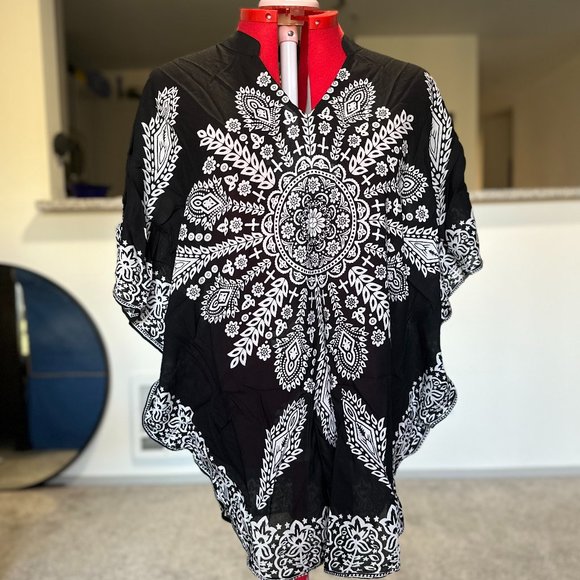 Feathers By Tolani Mandala Blouse - Picture 1 of 6